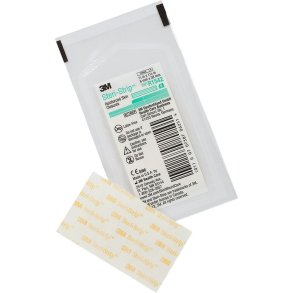 Strip, Steri-strip, 38x6mm, hvid, forst�rket, ark � 6 strips, latexfri, steril, engangs *Denne vare tages ikke retur*