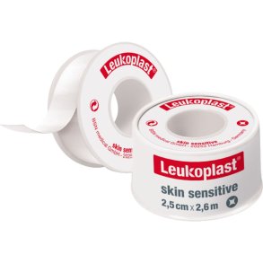 Fikseringstape, Leukoplast Skin Sensitive, 2,6m x 1,25cm, hvid, med silikonekl�ber, usteril *Denne vare tages ikke retur*